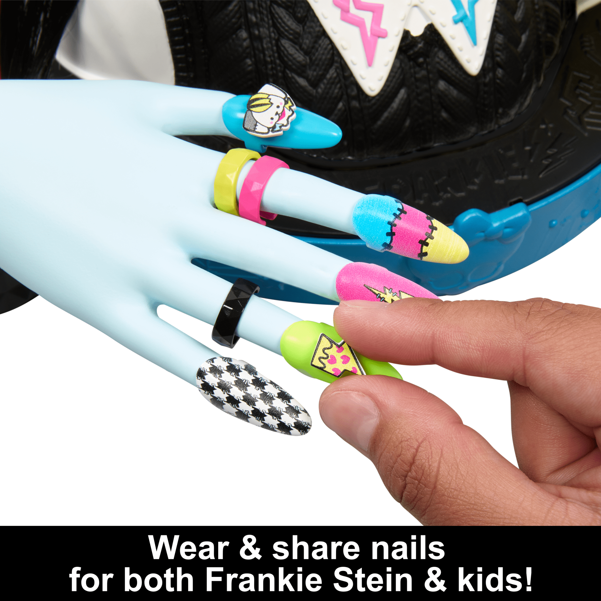 Monster High Frankie Stein Styling Head With 65+ Nail, Hair And Face Accessories