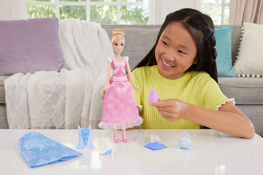 Princesses Disney  Poupée Mode  Histoires de Cendrillon2-en-1