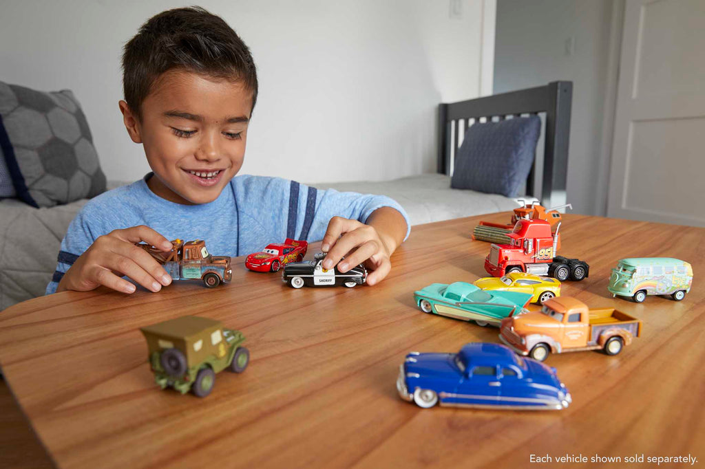 Carros da Disney e Pixar Diecast Veículo de Brinquedo Rust-Eze Cruz Ramírez