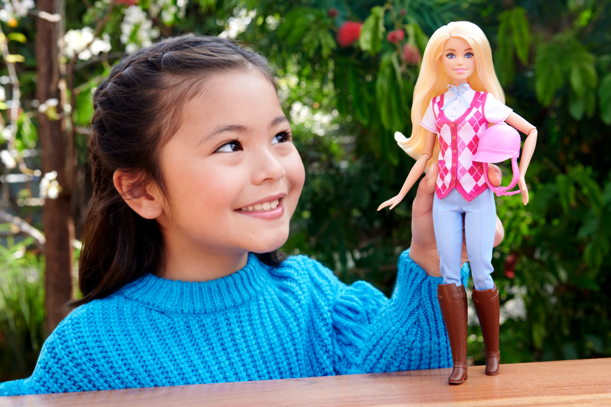 Barbie Detetive A Grande Corrida de Cavalos Boneca Malibú Equitação