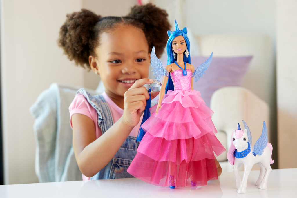 Barbie  65Anniversaire  Poupée et Animal  Licorne Ailée, Ch. Bleus