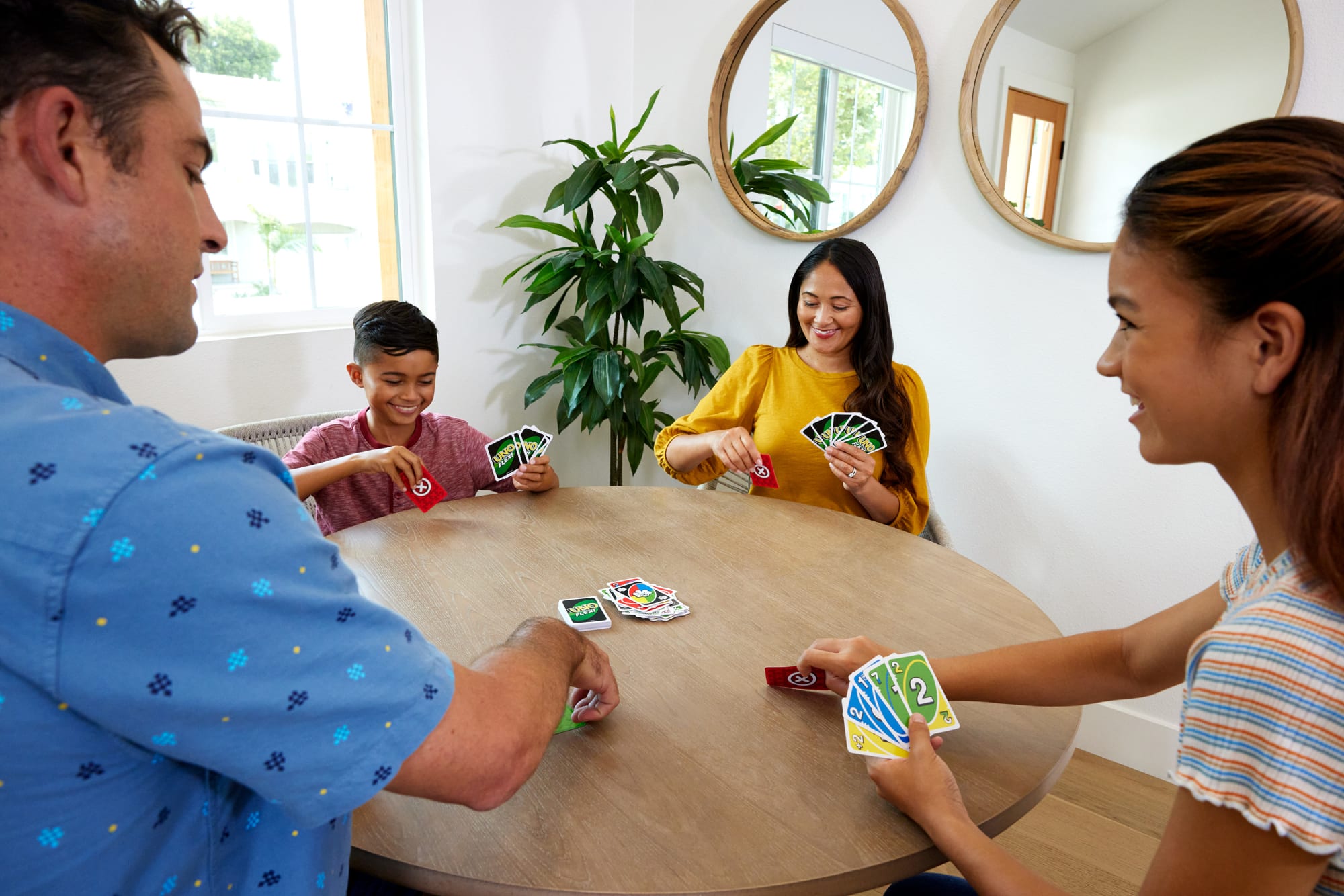 UNO Juego de Cartas Flex