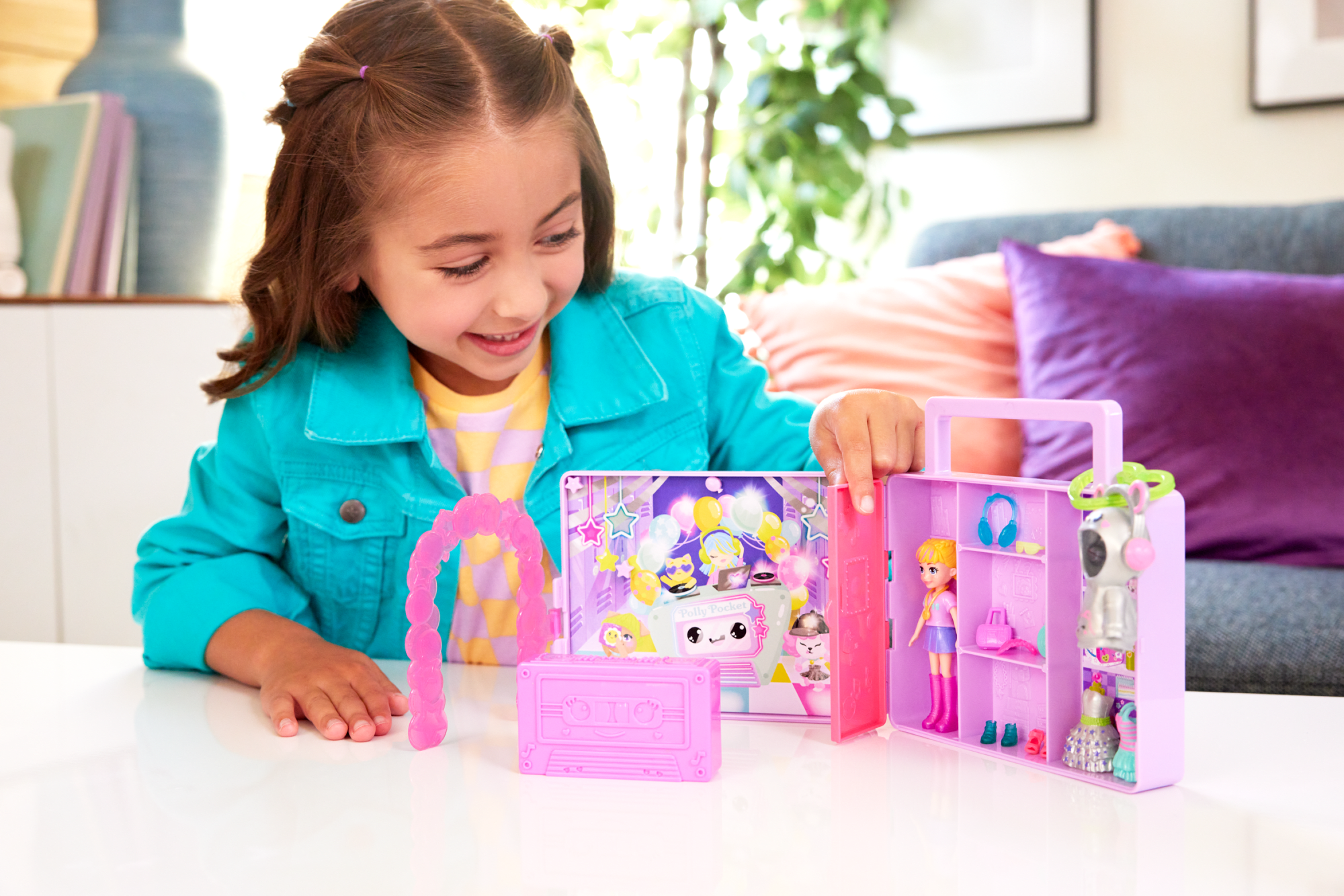 Polly Pocket Disco Dance Fashion Reveal Doll & Playset With Unboxing Surprises & Water Play